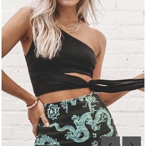 one shoulder crop top